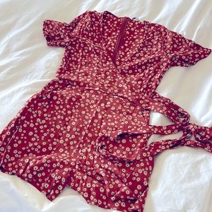 So cute Madewell romper with feminine floral pattern